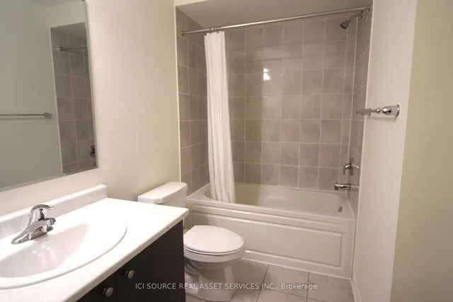 Additional image 15 of 250 Lagerfeld Dr Unit 16