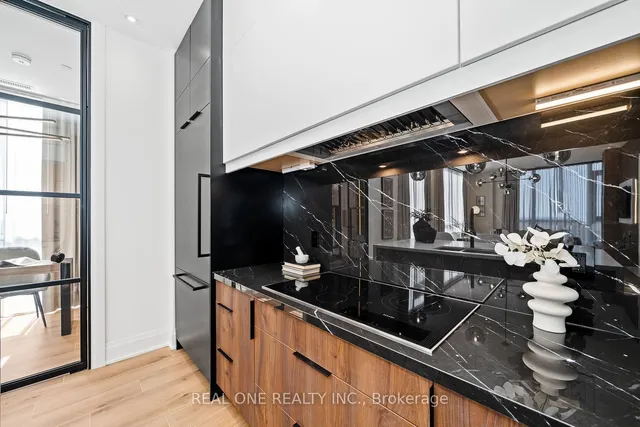 Additional image 11 of 509 Dundas St Unit 814