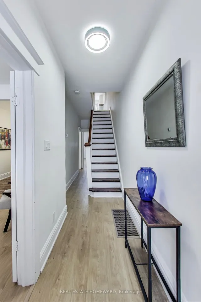 Additional image 10 of 36 Eastmount Ave