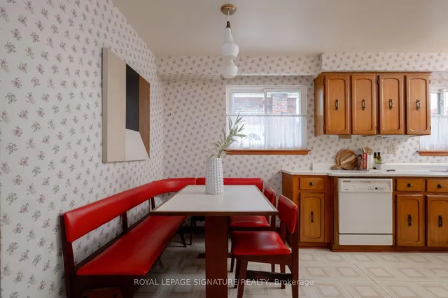 Additional image 11 of 22 Merkley Sq