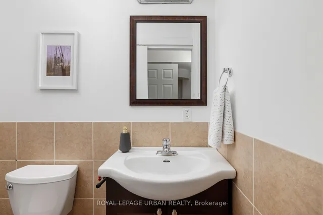 Additional image 38 of 55 Blueking Cres