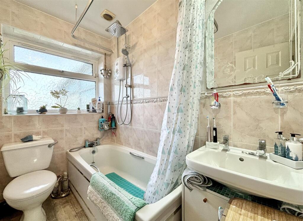 Additional image 12 of Highgate Grove, Clayton Heights, Bradford