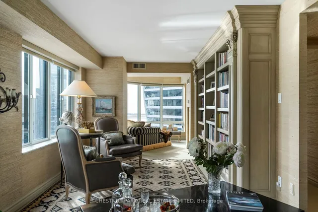 Additional image 29 of 33 University Ave Unit LPH 2701