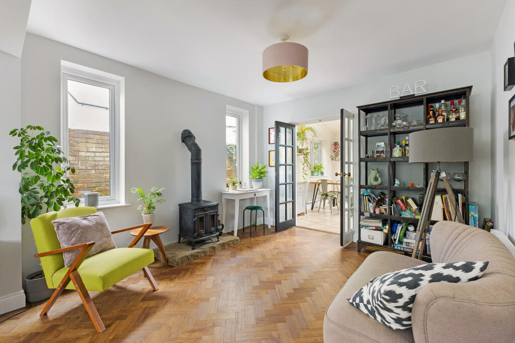 Additional image 12 of Meadow Walk, Harpenden, AL5