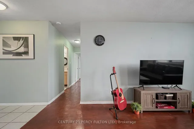 Additional image 29 of 180 Markham Rd Unit 915