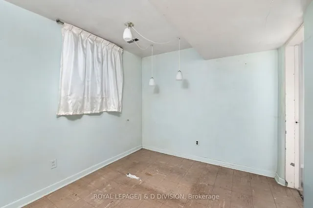 Additional image 25 of 51 Edinborough Crt