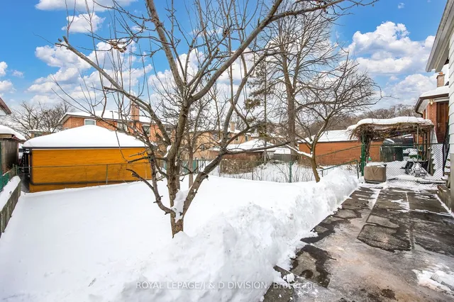 Additional image 27 of 51 Edinborough Crt