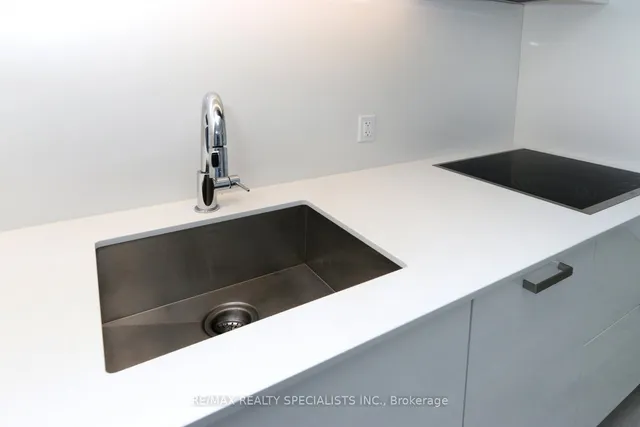 Additional image 9 of 1 Edgewater Dr Unit 313