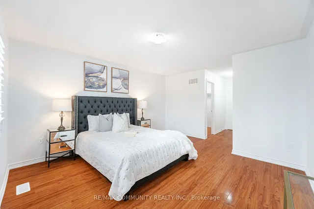 Additional image 22 of 5 Brilliant Crt