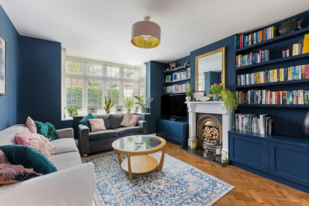 Additional image 4 of Meadow Walk, Harpenden, AL5