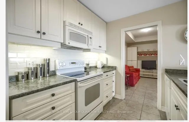 Additional image 9 of 5070 Fairview St Unit 506