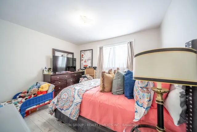 Additional image 18 of 131 Mcmurchy Ave