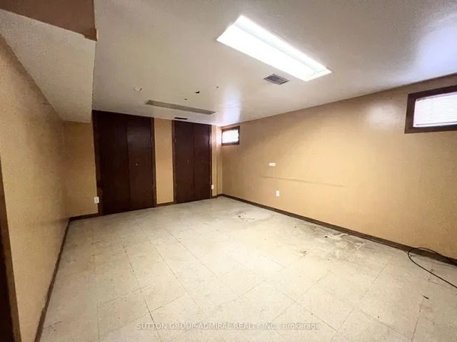 Additional image 17 of 77 Chamberlain Ave