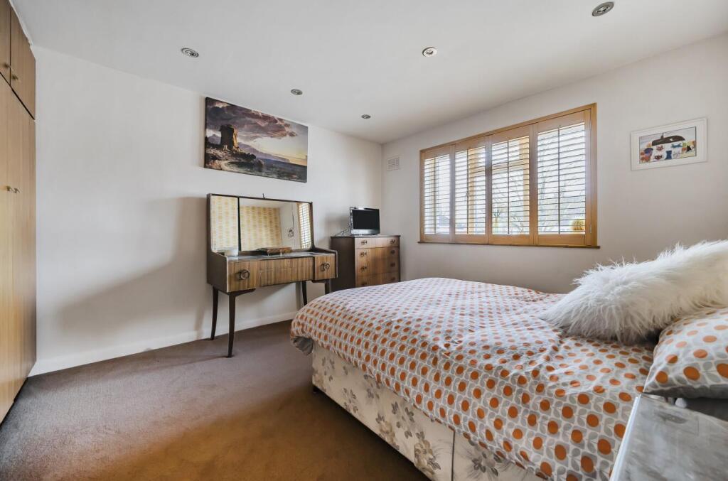 Additional image 11 of Peplins Way, Brookmans Park, Hatfield