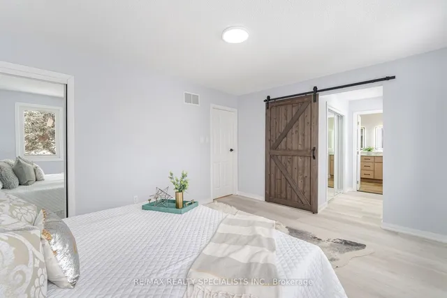 Additional image 38 of 21 Porteous Circ