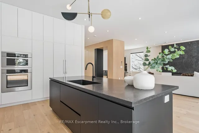 Additional image 10 of 1405 ACTON Cres
