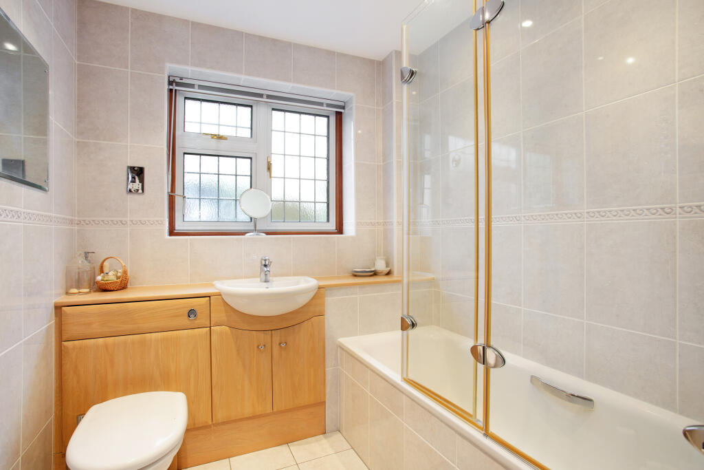 Additional image 7 of The Chowns, Harpenden, AL5