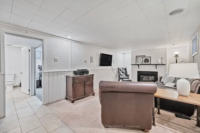 Additional image 31 of 36 Lockton Cres