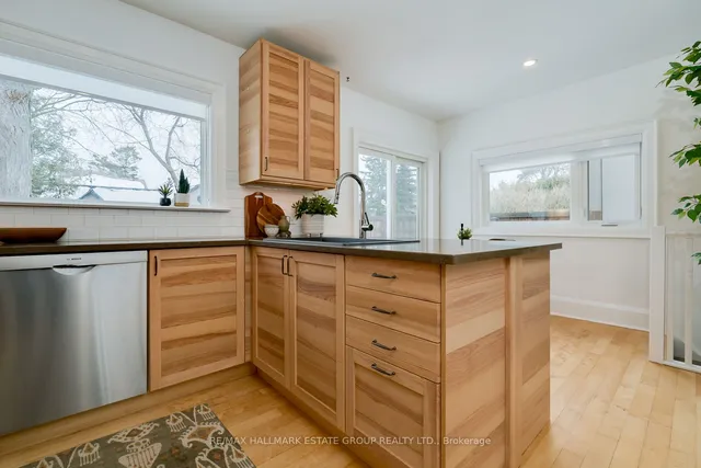 Additional image 24 of 9 Valhalla Blvd