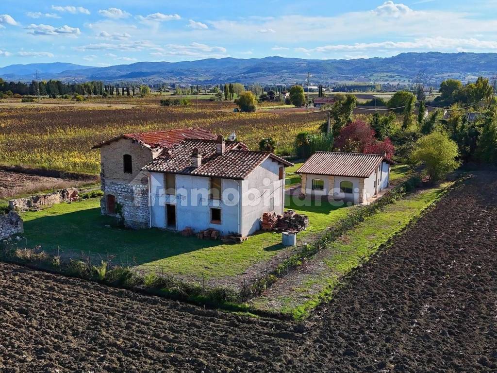 Primary image of Via Giovanni Pascoli, Tordandrea, Castelnuovo, Assisi