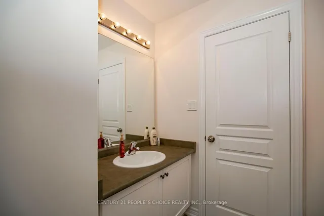 Additional image 37 of 47 Timbercove Rd