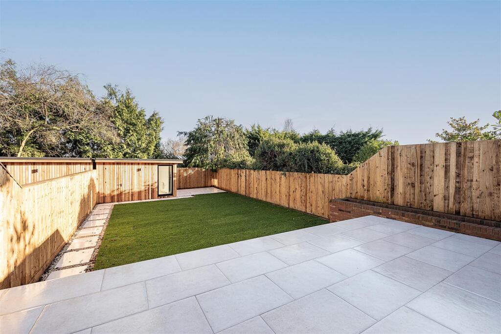 Additional image 12 of Sauncey Avenue, Harpenden