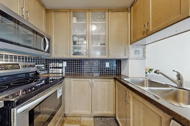 Additional image 16 of 70 Alexander St Unit 1004