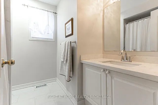 Additional image 32 of 34 Penbridge Circ