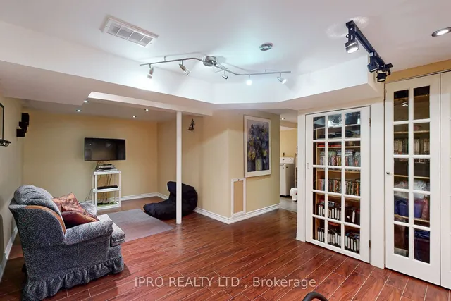 Additional image 32 of 238 Royal Salisbury Way