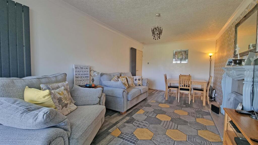 Additional image 11 of Woodleaves, Hollywood