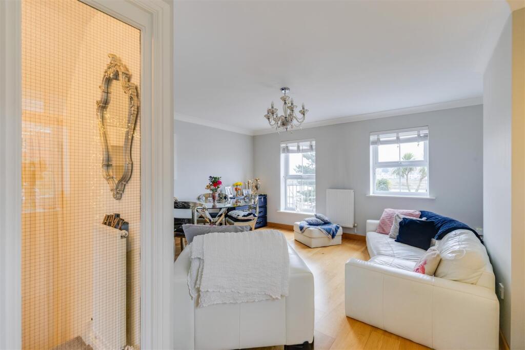 Additional image 6 of Rhodfa Sweldon, Barry