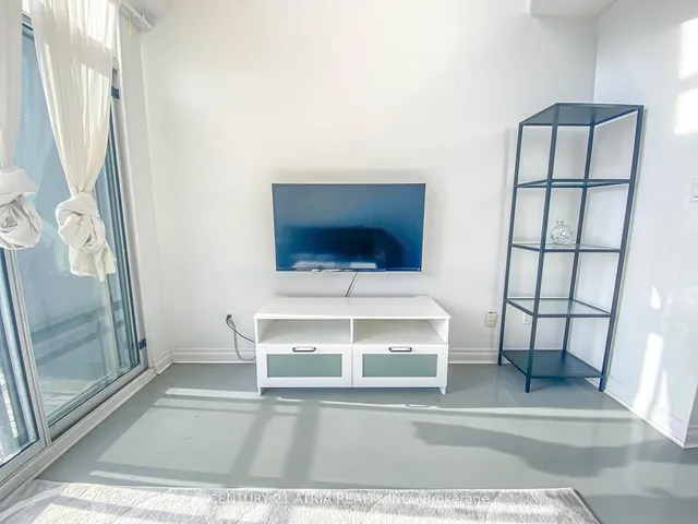 Additional image 4 of 1029 King St Unit 639