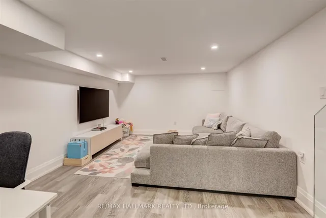 Additional image 36 of 46 Borden St