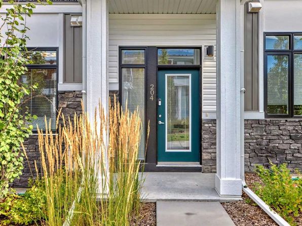 Additional image 2 of 204 E Crestbrook Cmn SW, Calgary, AB T3B 6L1