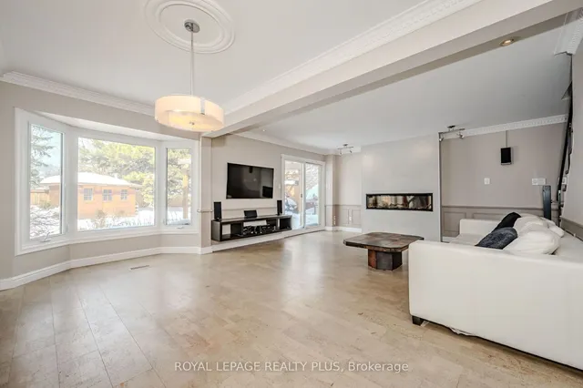 Additional image 6 of 1521 Grazia Crt