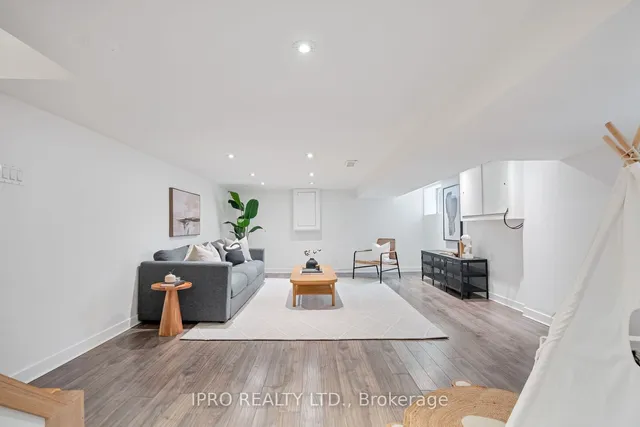 Additional image 35 of 43 Torrens Ave