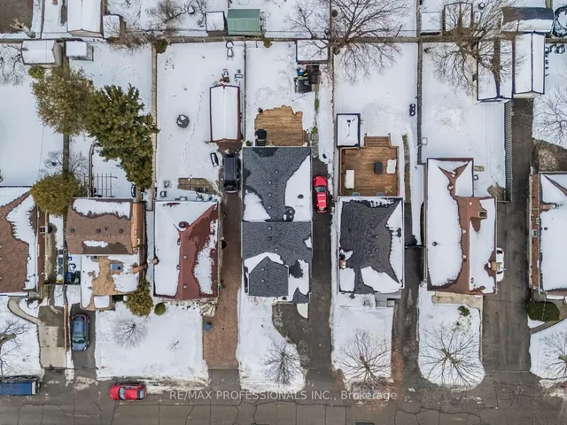 Additional image 32 of 35 Tenth St