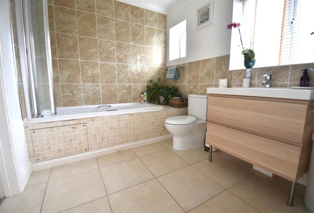 Additional image 19 of Attractive Detached Home In Popular Stoke Bishop Location