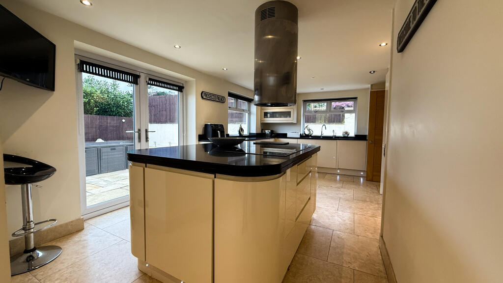Additional image 5 of Orchard House, Pentwyn Road, Treharris, CF46 5BT
