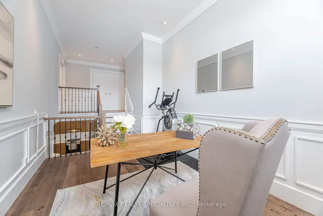 Additional image 18 of 16 Eiffel Blvd