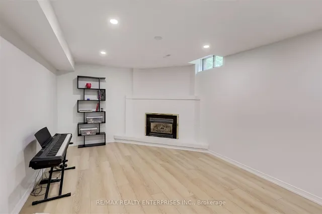 Additional image 23 of 1102 Stephenson Dr