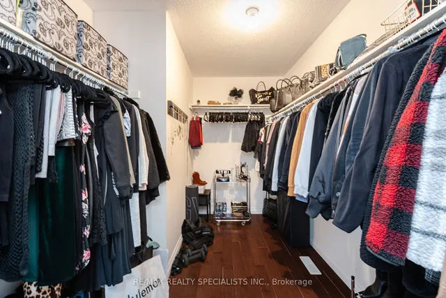 Additional image 31 of 981 Kennedy Circ