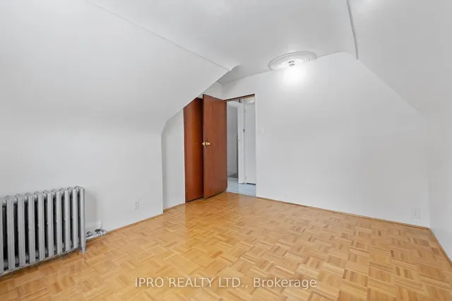 Additional image 30 of 15 Macdonell Ave