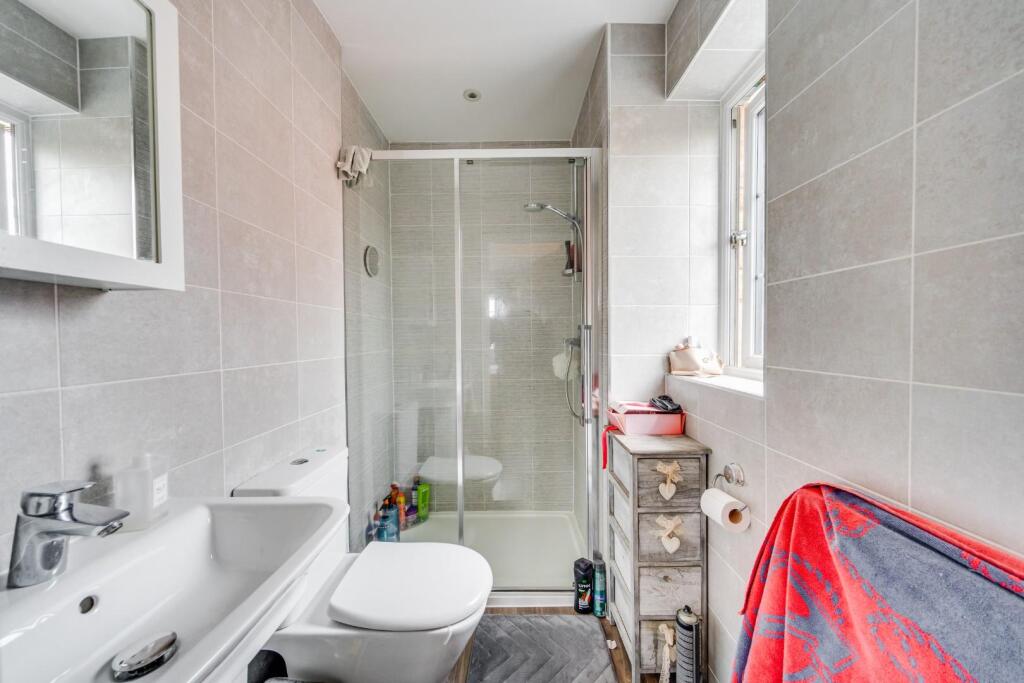 Additional image 7 of Family home in Yatton's popular Chestnut Park