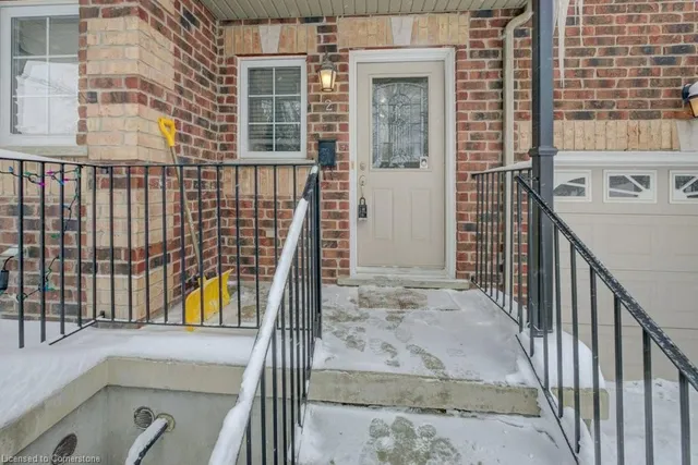 Additional image 4 of 76 Woolwich St Unit 2