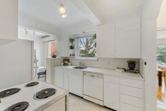 Additional image 8 of 379 Glencairn Ave