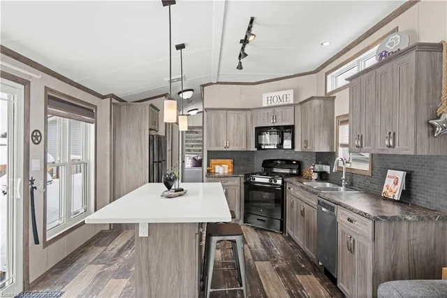 Additional image 9 of 4449 Milburough Line Unit 10 Oak St.