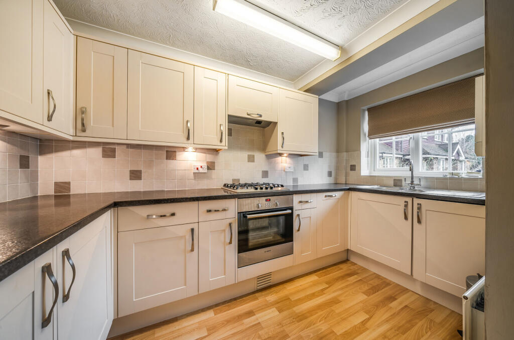 Additional image 3 of Duxberry Close, Bromley, BR2