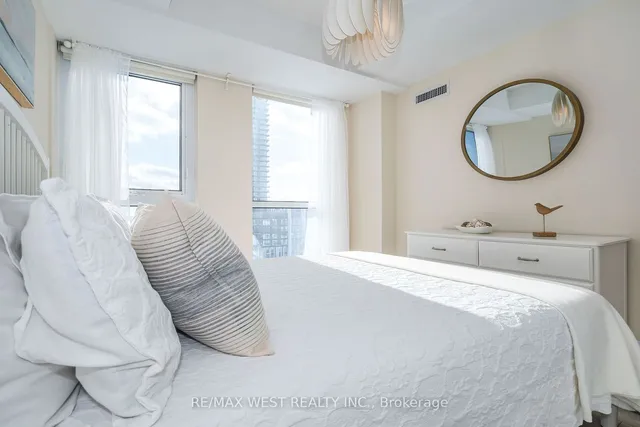 Additional image 17 of 15 Zorra St Unit 605