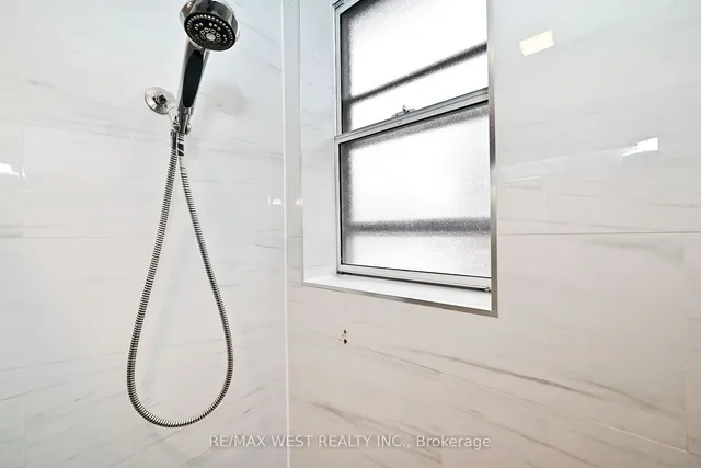 Additional image 30 of 39 Lindsey Ave